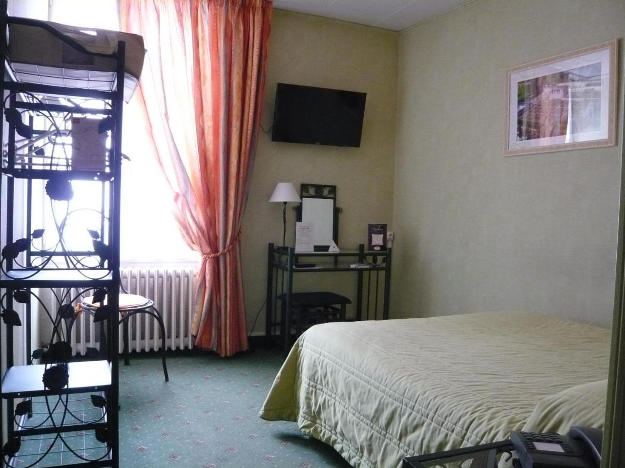 Hotel - Restaurant Saint Jacques Blois Buitenkant foto